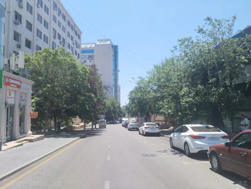 Satılır 4 otaqlı Mənzil Köhnə tikili 65 m² Nizami m. - şəkil 2