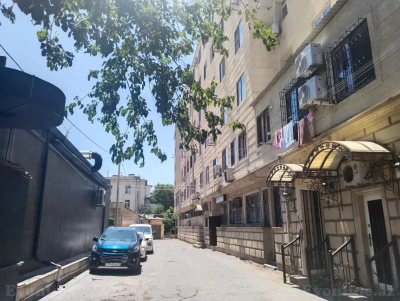 Satılır 4 otaqlı Mənzil Köhnə tikili 65 m² Nizami m. - şəkil 4