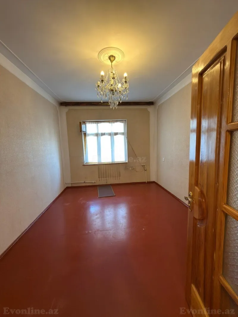 Satılır 5 otaqlı Mənzil Köhnə tikili 130 m² Yeni Yasamal - şəkil 2
