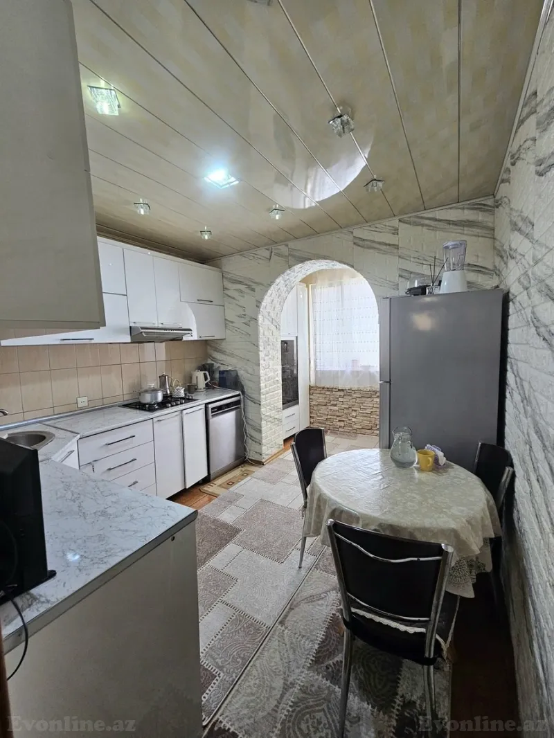 Satılır 5 otaqlı Mənzil Köhnə tikili 130 m² Yeni Günəşli - şəkil 13
