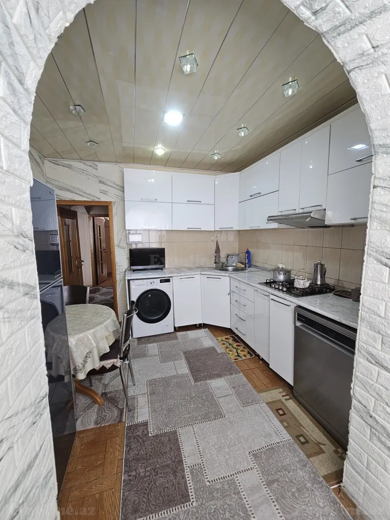 Satılır 5 otaqlı Mənzil Köhnə tikili 130 m² Yeni Günəşli - şəkil 15