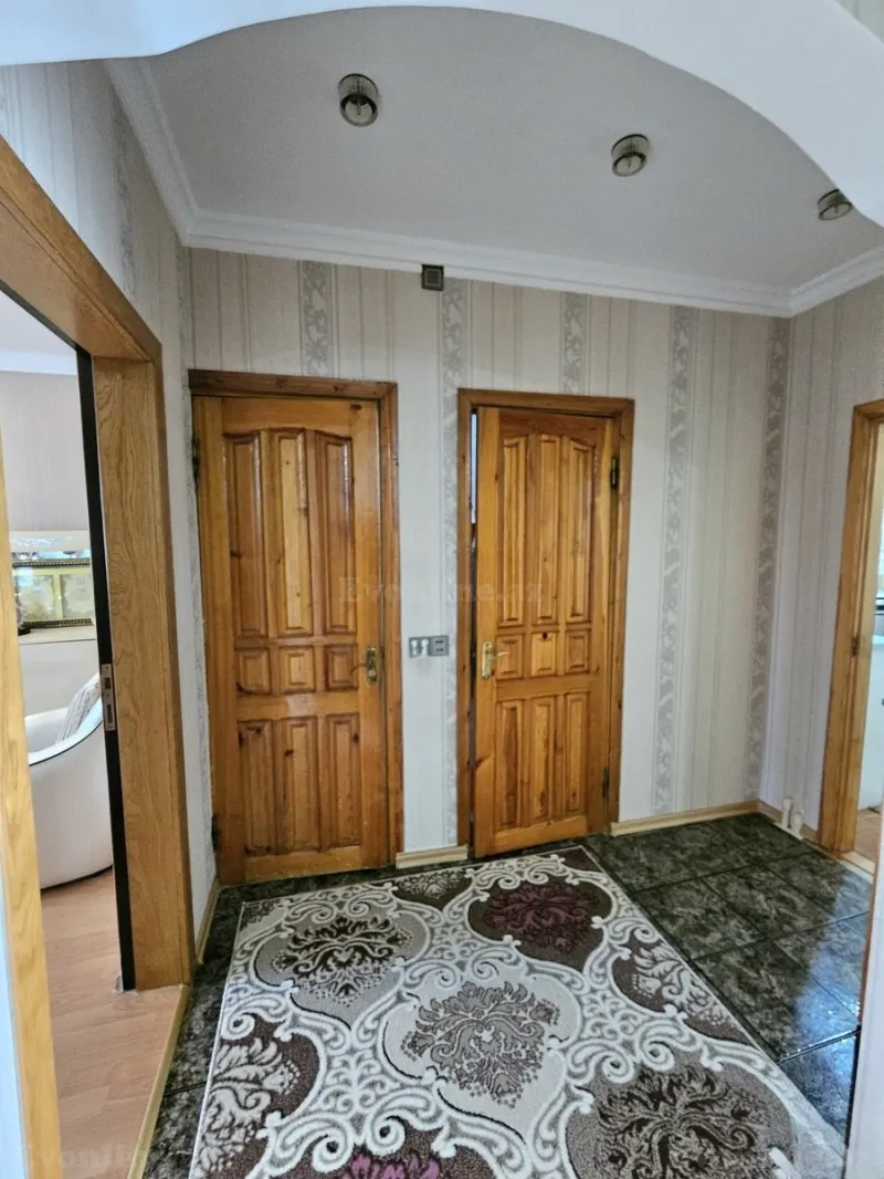 Satılır 5 otaqlı Mənzil Köhnə tikili 130 m² Yeni Günəşli - şəkil 16