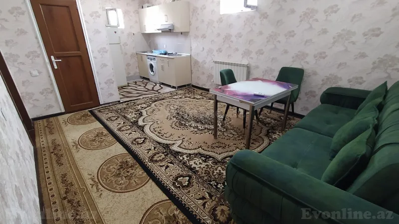 Kirayə verilir 2 otaqlı Həyət evi 50 m² 8 Noyabr m.