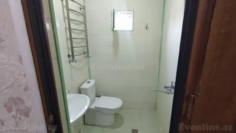 Kirayə verilir 2 otaqlı Həyət evi 50 m² 8 Noyabr m. - şəkil 6