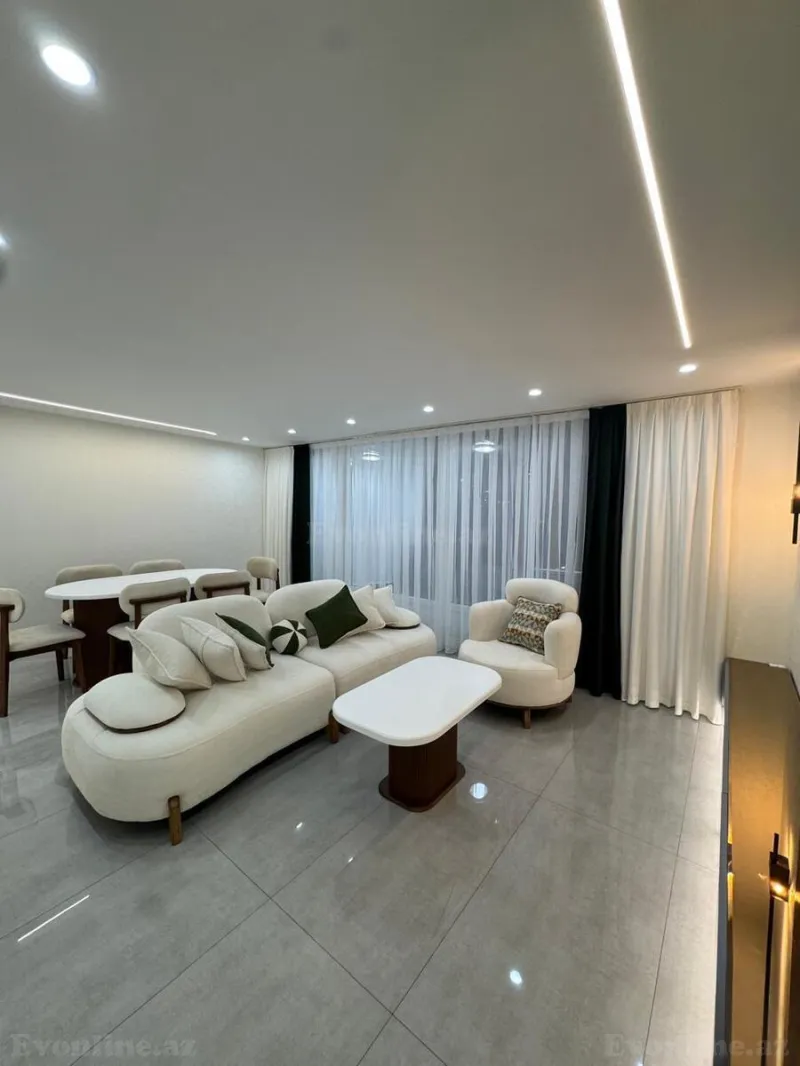 Satılır 3 otaqlı Mənzil Köhnə tikili 100 m² Memar Əcəmi m.
