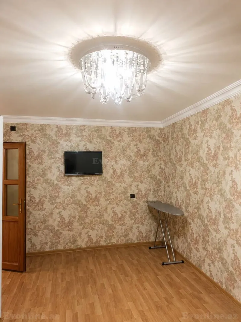 Satılır 1 otaqlı Mənzil Köhnə tikili 35 m² 8 Noyabr m. - şəkil 2