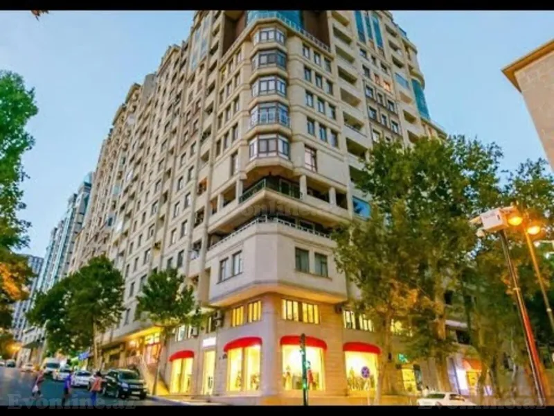 3 otaqlı Mənzil 175 m² 28 May m. Satılır