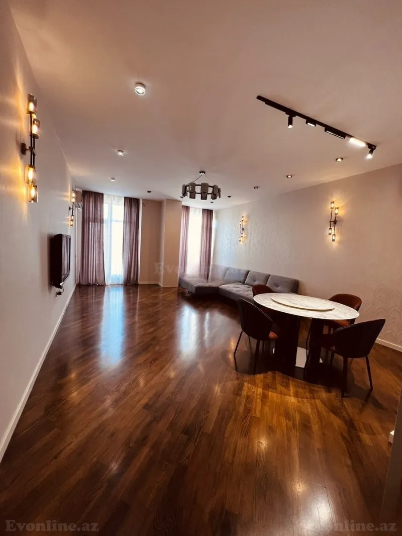 Satılır 3 otaqlı Mənzil Yeni tikili 175 m² 28 May m. - şəkil 3