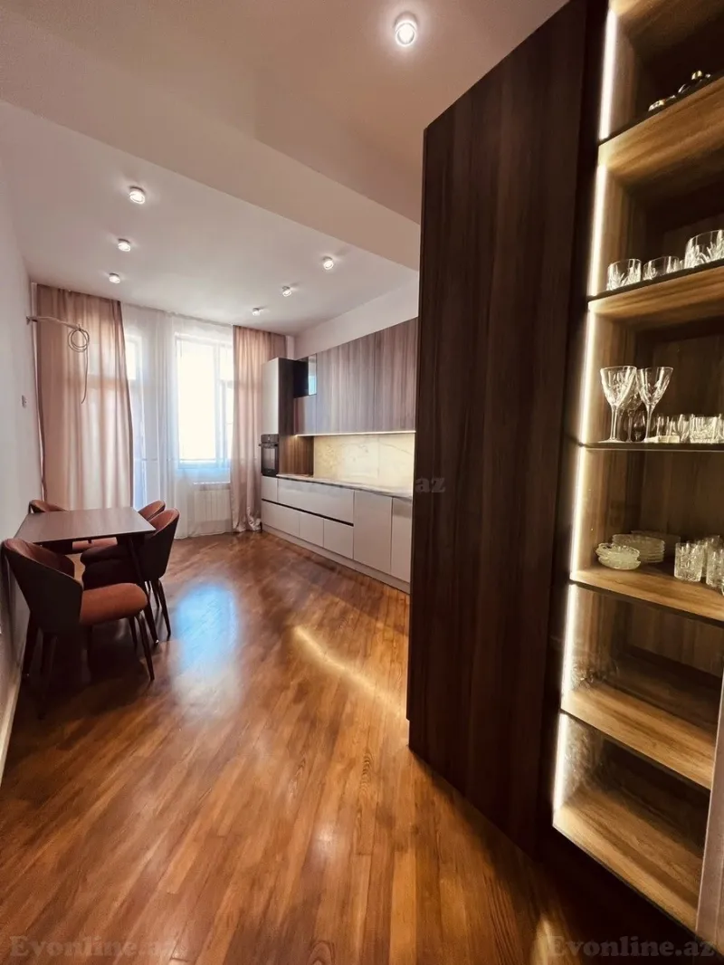 Satılır 3 otaqlı Mənzil Yeni tikili 175 m² 28 May m. - şəkil 10