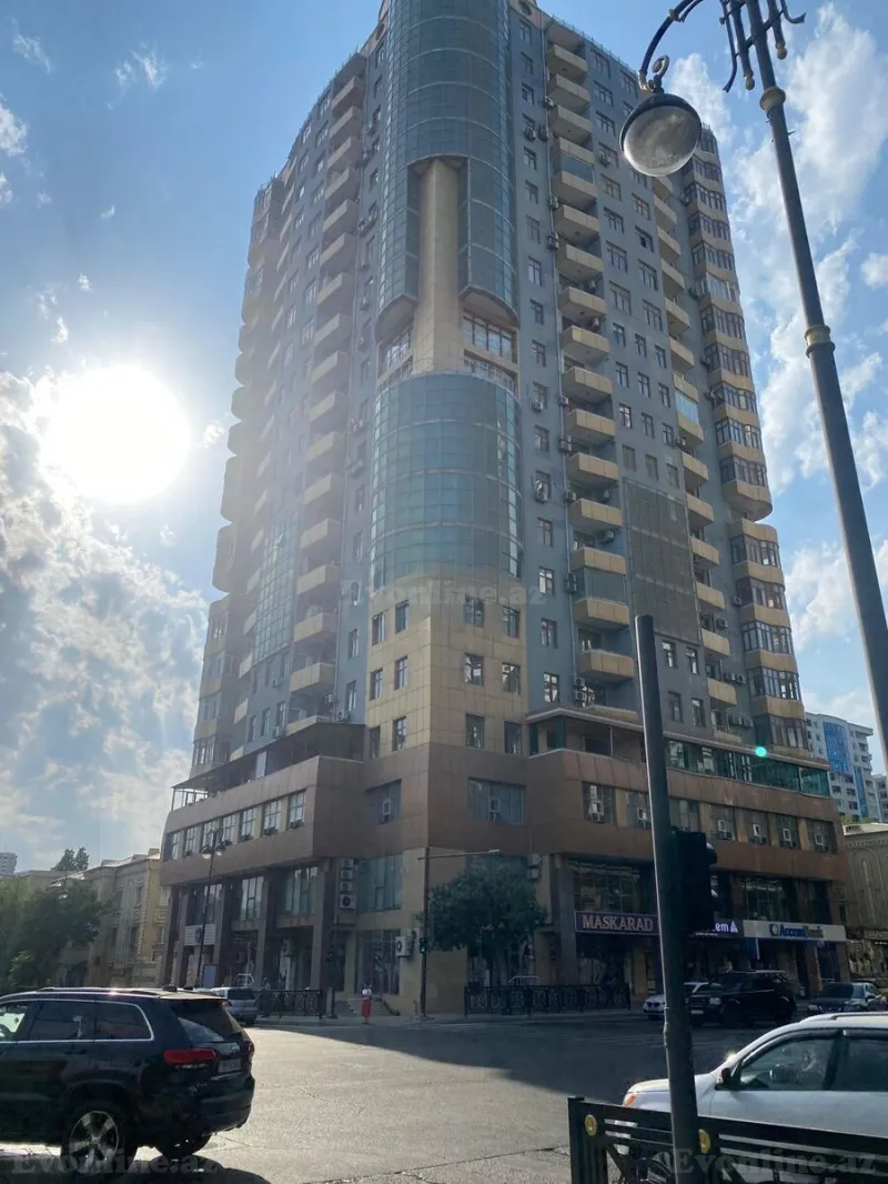 Satılır 4 otaqlı Mənzil Yeni tikili 250 m² Nəsimi r.