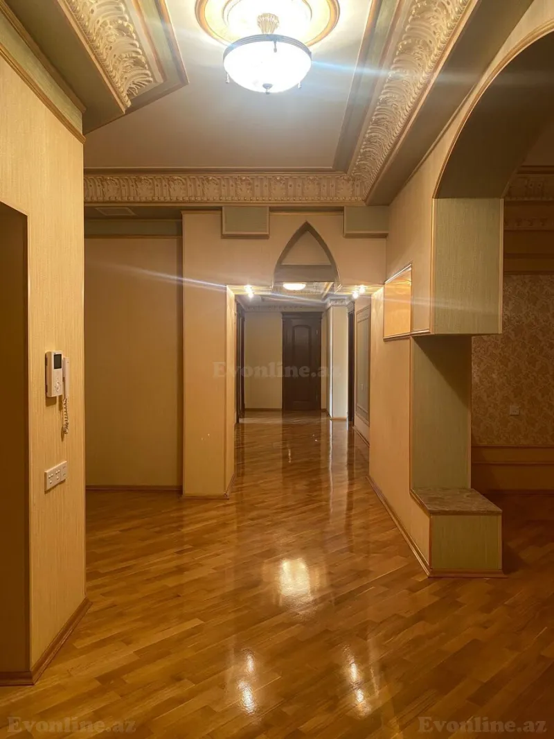 Satılır 4 otaqlı Mənzil Yeni tikili 250 m² Nəsimi r. - şəkil 13