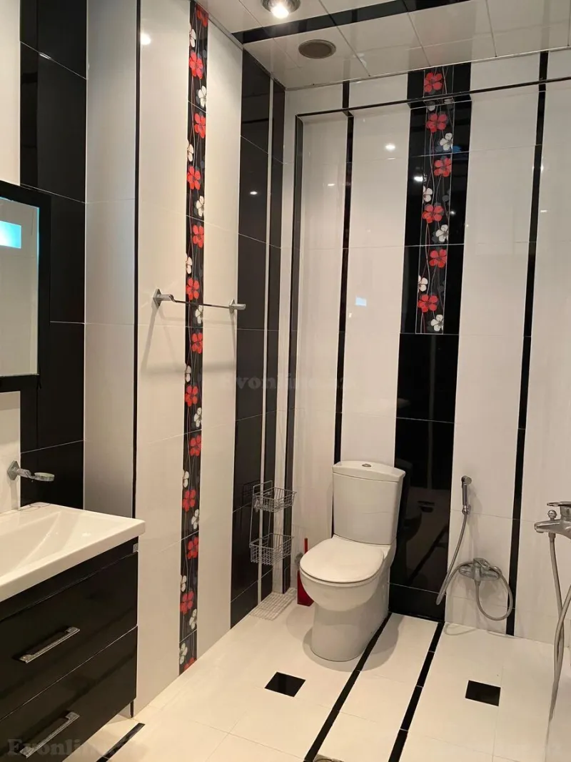 Satılır 4 otaqlı Mənzil Yeni tikili 250 m² Nəsimi r. - şəkil 19