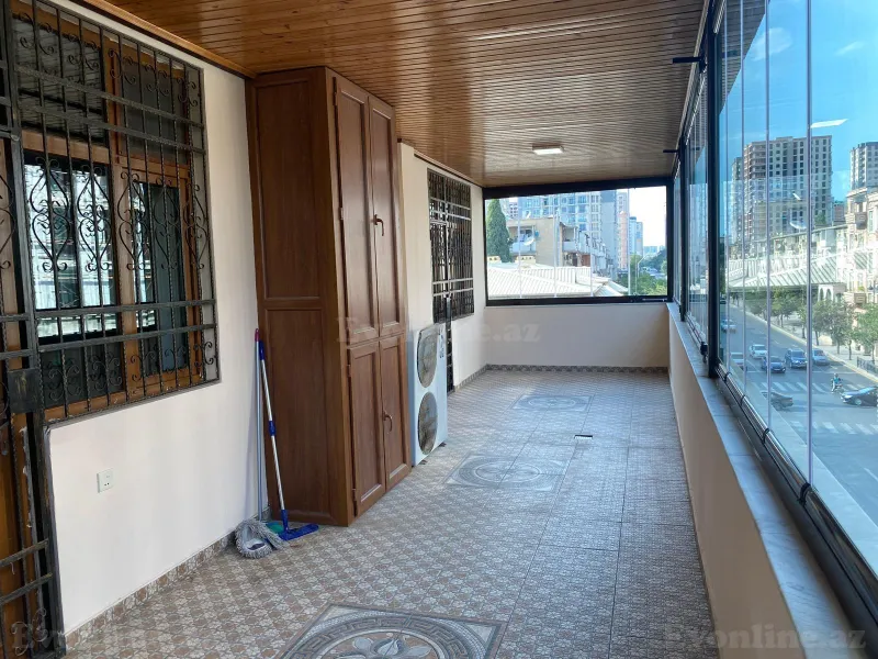 Satılır 4 otaqlı Mənzil Yeni tikili 250 m² Nəsimi r. - şəkil 22