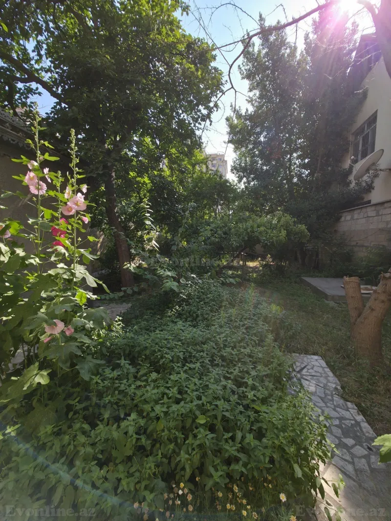 Satılır 5 otaqlı Həyət evi 160 m² Bakıxanov