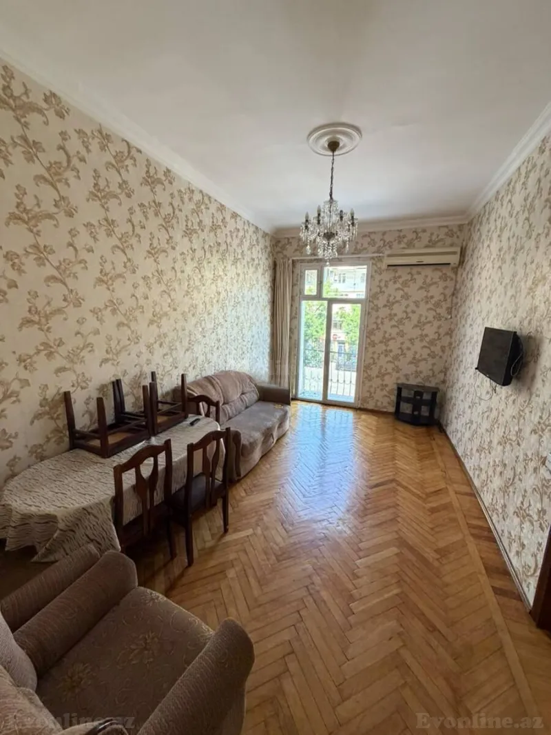 Kirayə verilir 2 otaqlı Mənzil Köhnə tikili 60 m² Elmlər Akademiyası m.