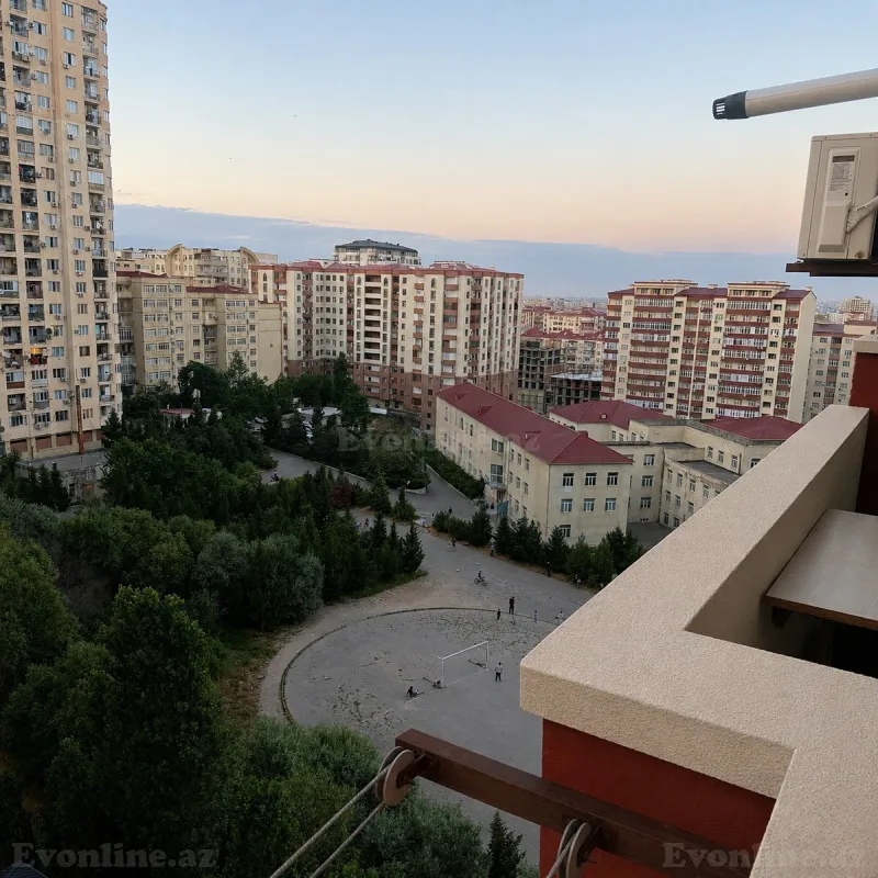 2 otaqlı Mənzil 65 m² İnşaatçılar m. Satılır