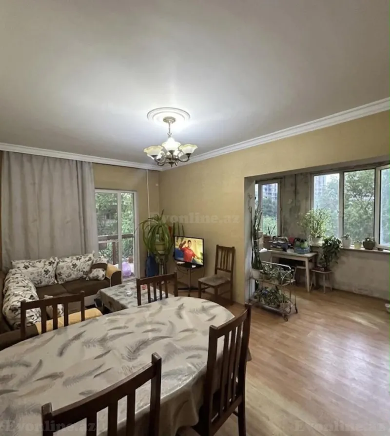 Satılır 2 otaqlı Mənzil Köhnə tikili 70 m² Azadlıq prospekti m. - şəkil 2