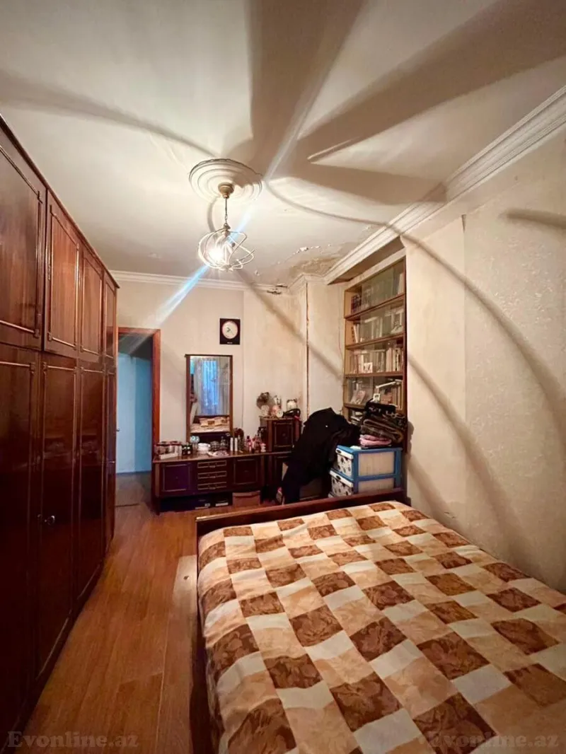Satılır 2 otaqlı Mənzil Köhnə tikili 70 m² Azadlıq prospekti m. - şəkil 7
