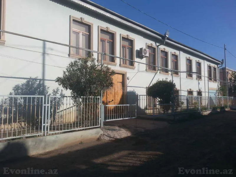 Satılır 8 otaqlı Həyət evi 400 m² Gəncə