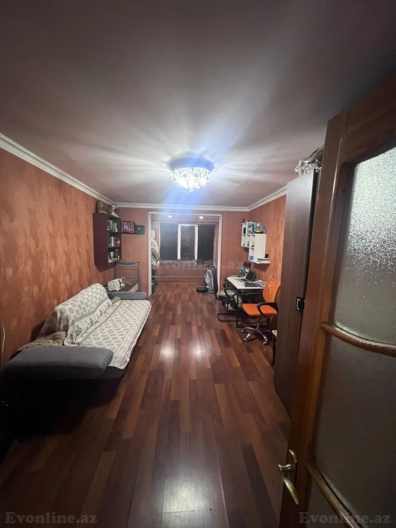 Satılır 3 otaqlı Mənzil Köhnə tikili 72 m² İnşaatçılar m. - şəkil 2