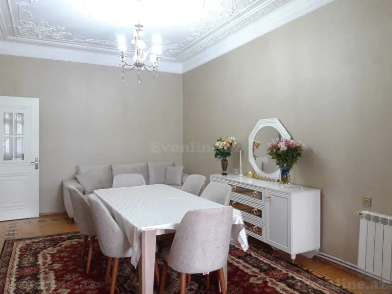 Satılır 4 otaqlı Mənzil Köhnə tikili 135 m² Neftçilər m. - şəkil 3