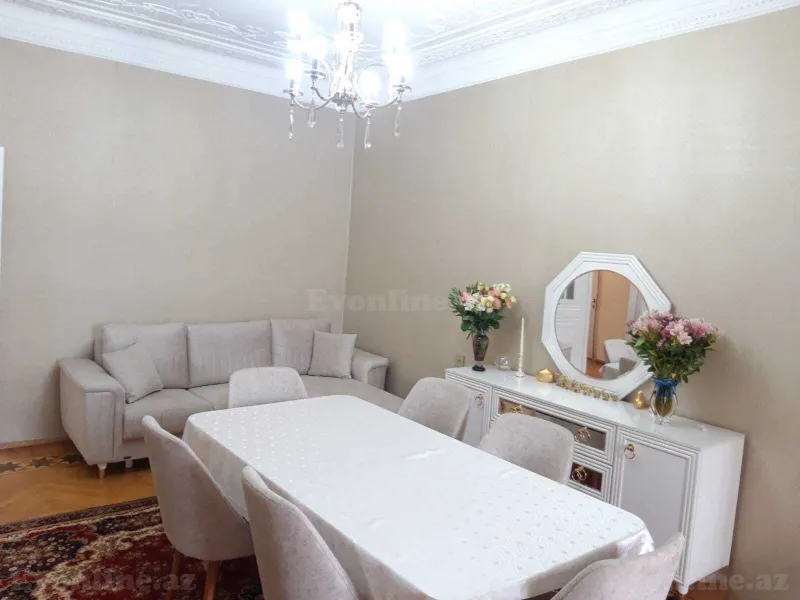 Satılır 4 otaqlı Mənzil Köhnə tikili 135 m² Neftçilər m. - şəkil 4