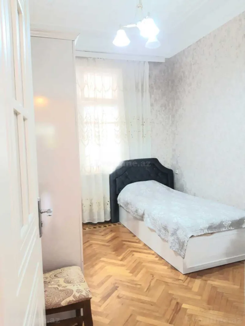 Satılır 4 otaqlı Mənzil Köhnə tikili 135 m² Neftçilər m. - şəkil 5