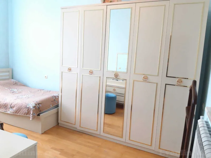 Satılır 4 otaqlı Mənzil Köhnə tikili 135 m² Neftçilər m. - şəkil 10