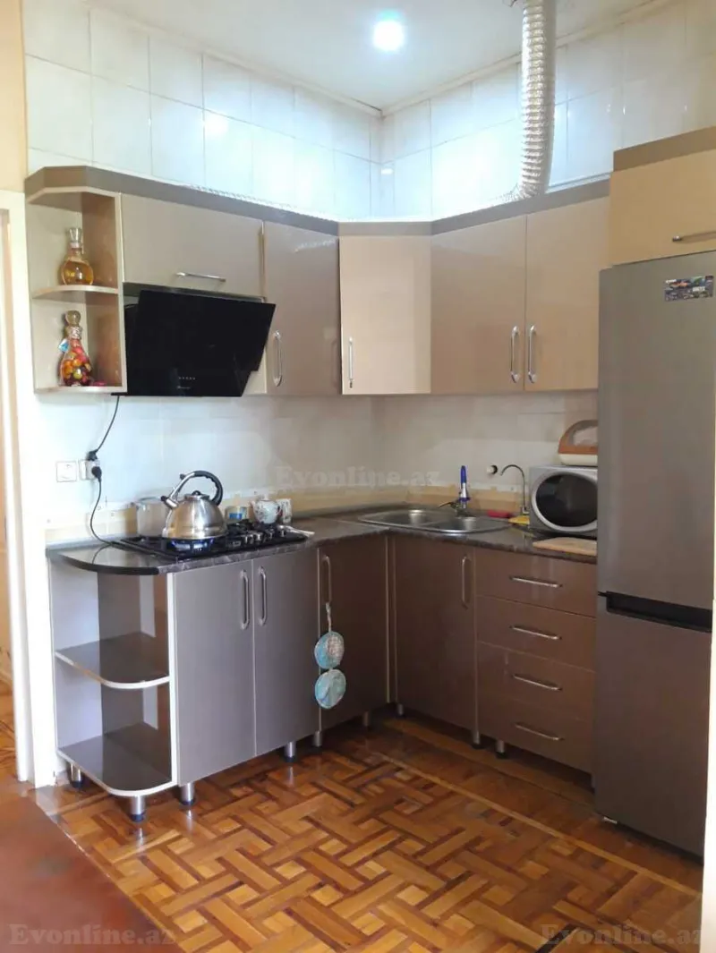 Satılır 4 otaqlı Mənzil Köhnə tikili 135 m² Neftçilər m. - şəkil 18