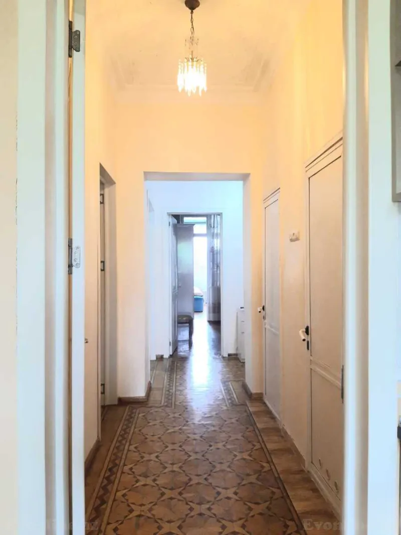 Satılır 4 otaqlı Mənzil Köhnə tikili 135 m² Neftçilər m. - şəkil 23