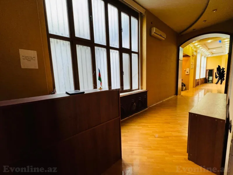 Satılır 7 otaqlı Mənzil Köhnə tikili 450 m² 28 May m. - şəkil 2