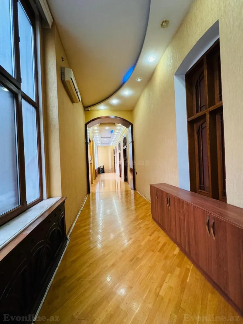 Satılır 7 otaqlı Mənzil Köhnə tikili 450 m² 28 May m. - şəkil 3