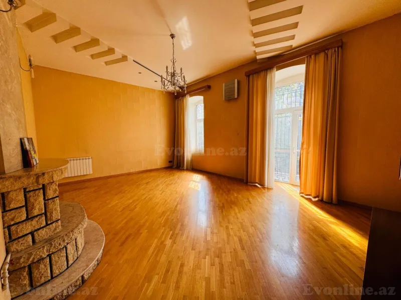 Satılır 7 otaqlı Mənzil Köhnə tikili 450 m² 28 May m. - şəkil 5