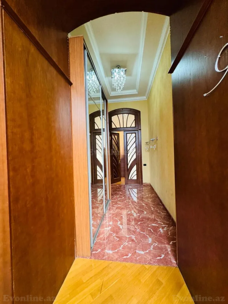 Satılır 7 otaqlı Mənzil Köhnə tikili 450 m² 28 May m. - şəkil 9