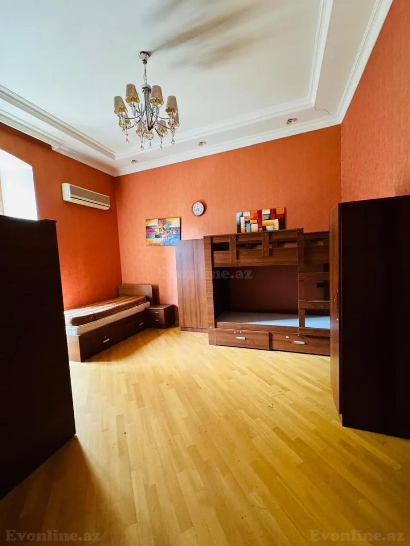 Satılır 7 otaqlı Mənzil Köhnə tikili 450 m² 28 May m. - şəkil 13