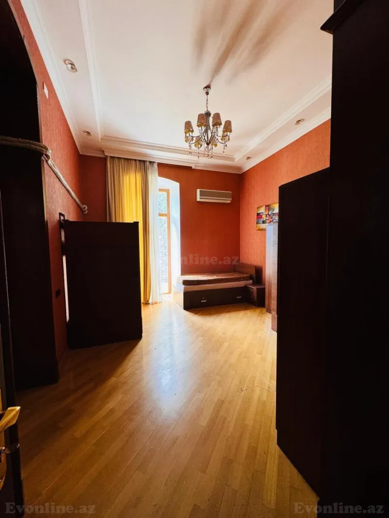 Satılır 7 otaqlı Mənzil Köhnə tikili 450 m² 28 May m. - şəkil 14