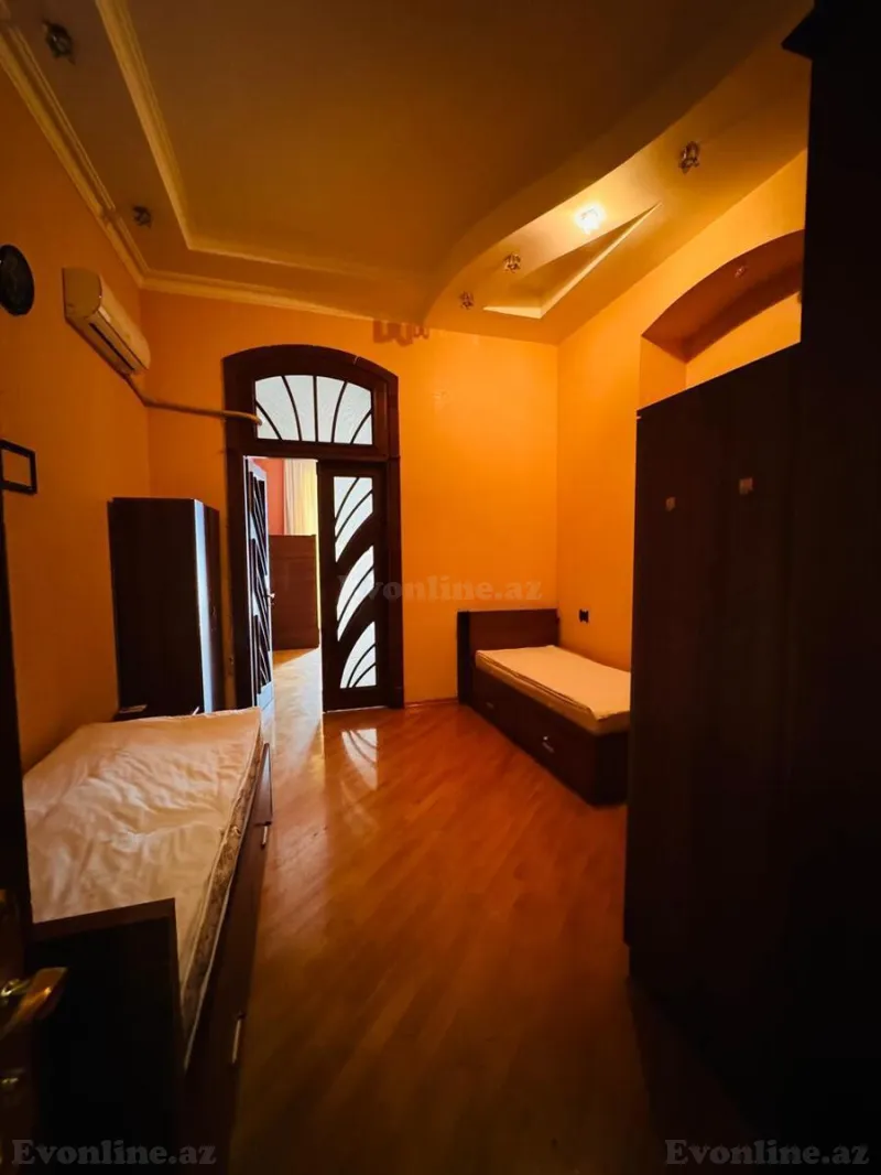 Satılır 7 otaqlı Mənzil Köhnə tikili 450 m² 28 May m. - şəkil 15
