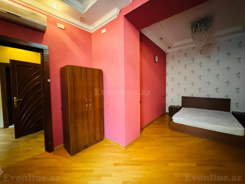Satılır 7 otaqlı Mənzil Köhnə tikili 450 m² 28 May m. - şəkil 23