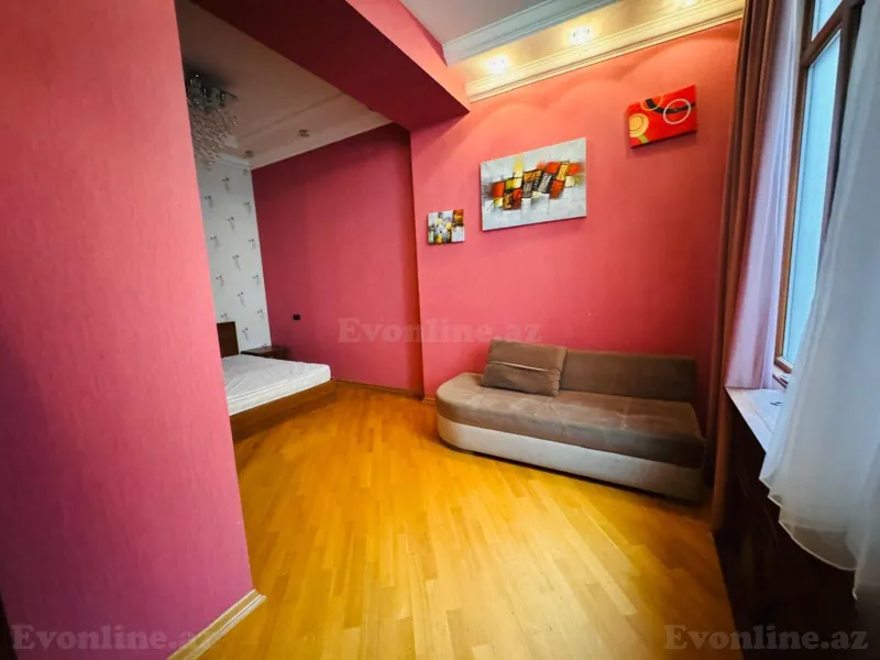 Satılır 7 otaqlı Mənzil Köhnə tikili 450 m² 28 May m. - şəkil 24
