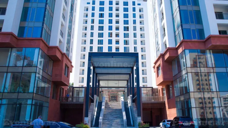 2 otaqlı Mənzil 55 m² Elmlər Akademiyası m. Kirayə verilir