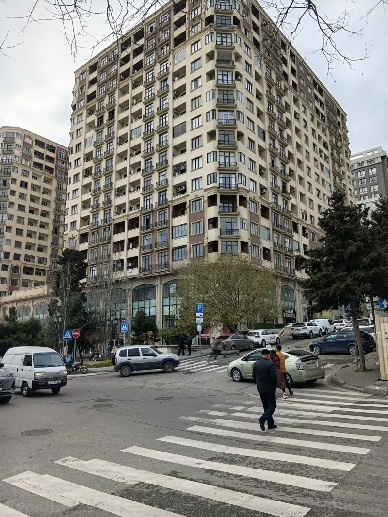 3 otaqlı Mənzil 164 m² 28 May m. Satılır