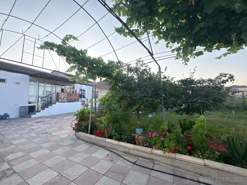 6 otaqlı Həyət evi 170 m² Qaraçuxur Satılır