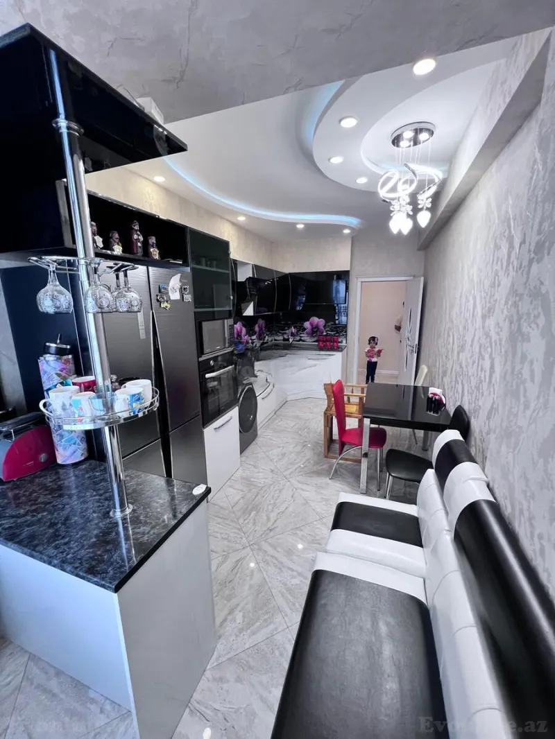 Satılır 5 otaqlı Mənzil Yeni tikili 155 m² İnşaatçılar m. - şəkil 17