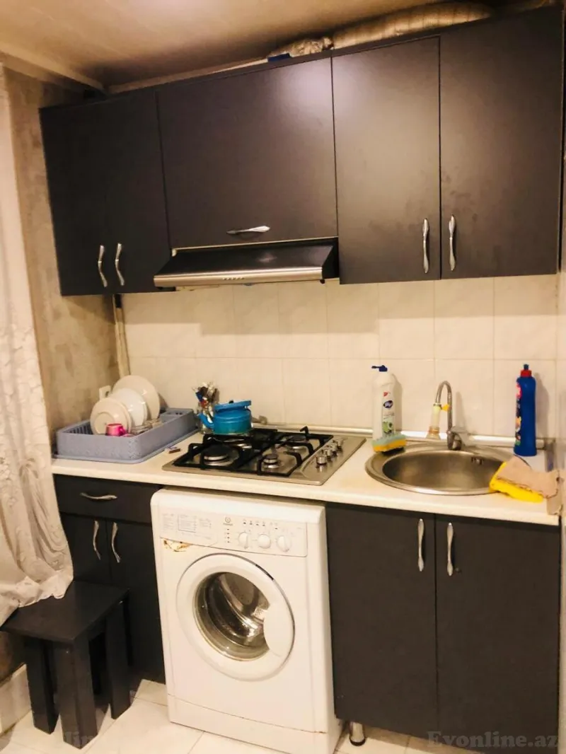 1 otaqlı Mənzil 45 m² Elmlər Akademiyası m. Kirayə verilir