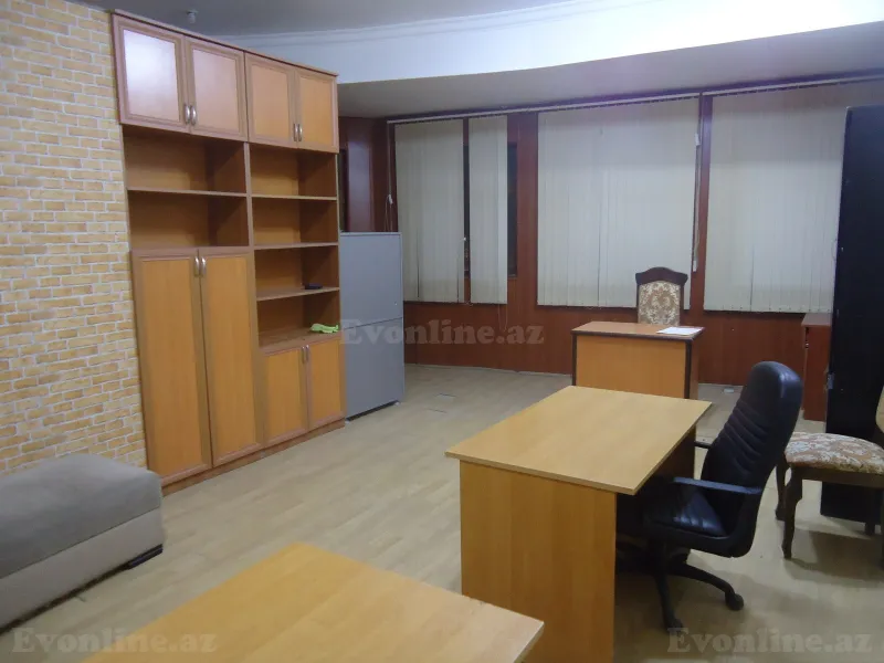 2 otaqlı Ofis 42 m² Xətai r. Kirayə verilir