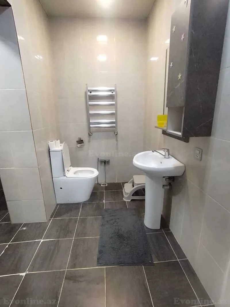 Kirayə verilir 3 otaqlı Mənzil Yeni tikili 148 m² Nəsimi r. - şəkil 8