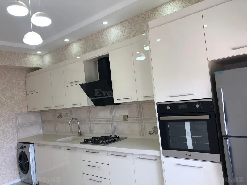 2 otaqlı Mənzil 95 m² Səbail r. Kirayə verilir