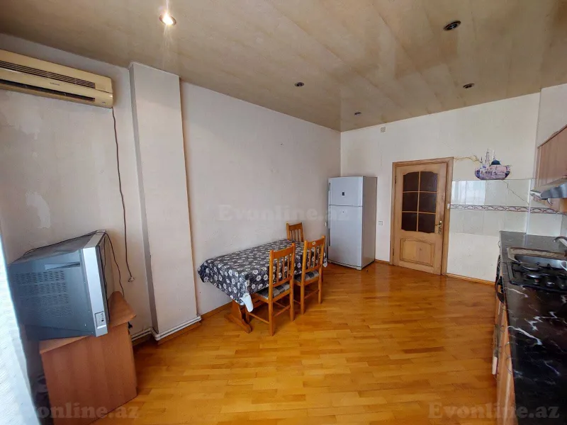 Kirayə verilir 4 otaqlı Mənzil Yeni tikili 155 m² İnşaatçılar m. - şəkil 13