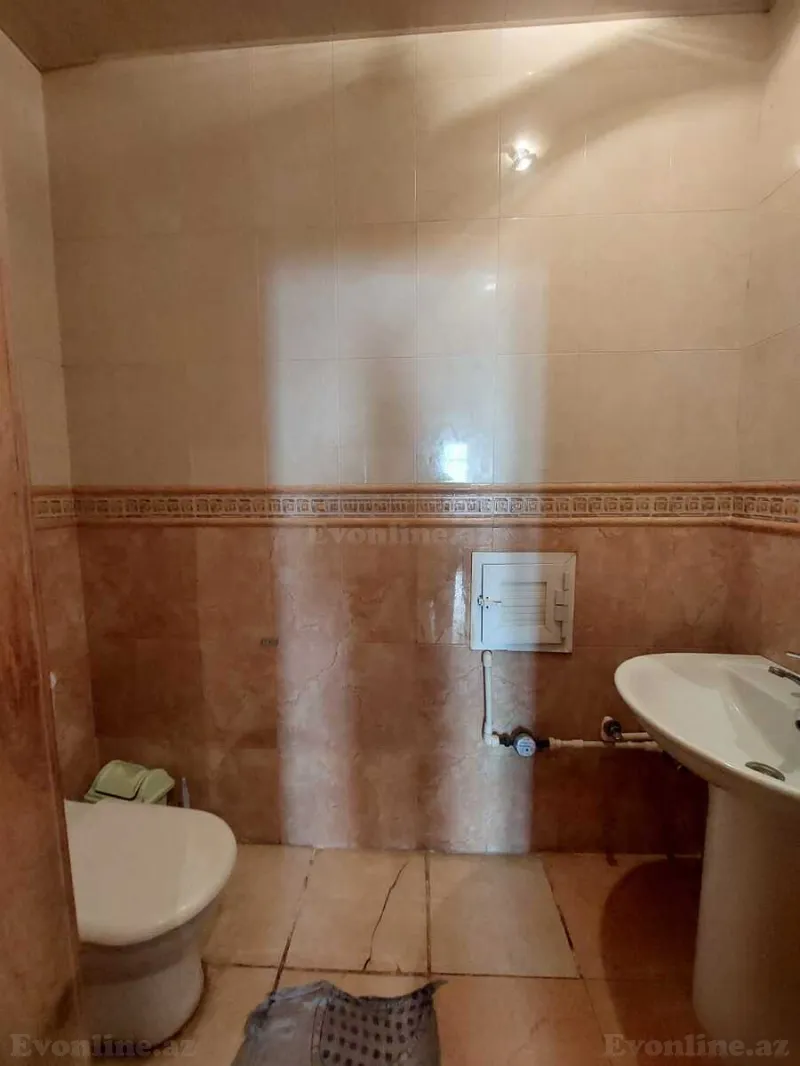 Kirayə verilir 4 otaqlı Mənzil Yeni tikili 155 m² İnşaatçılar m. - şəkil 15