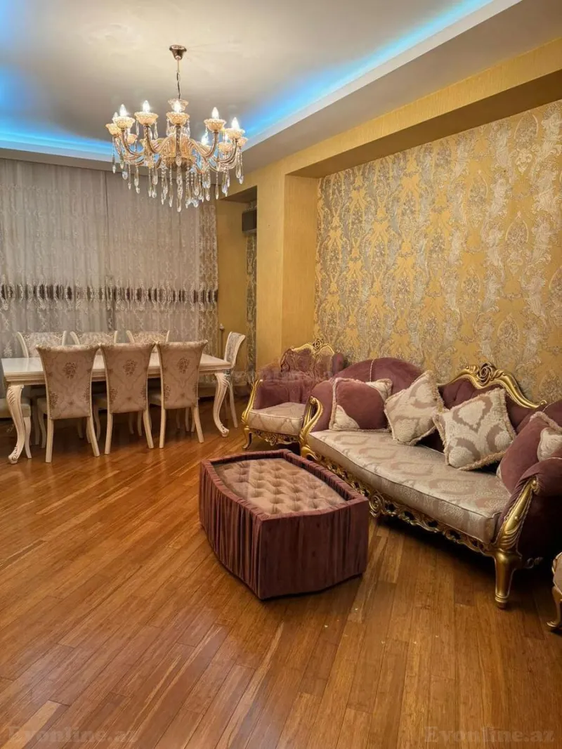 3 otaqlı Mənzil 140 m² Elmlər Akademiyası m. Kirayə verilir